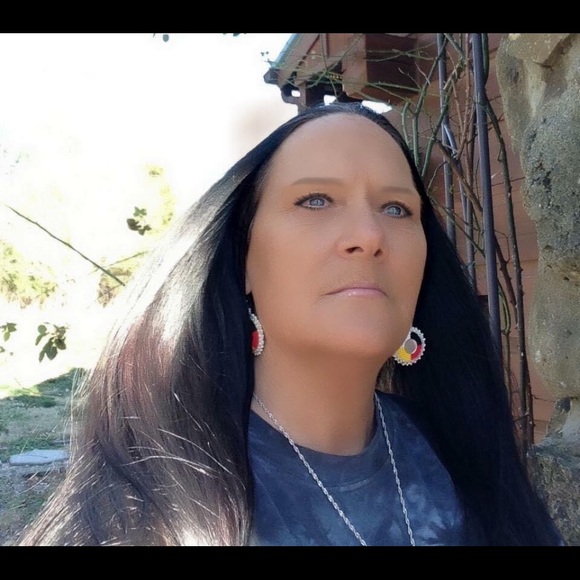 Meet your Posher, Debra - Picture 1 of 1